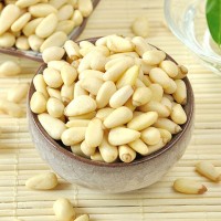 紅松子仁批發(fā)25kg散裝桶裝真空包廠家直銷(xiāo)松籽堅(jiān)果零食